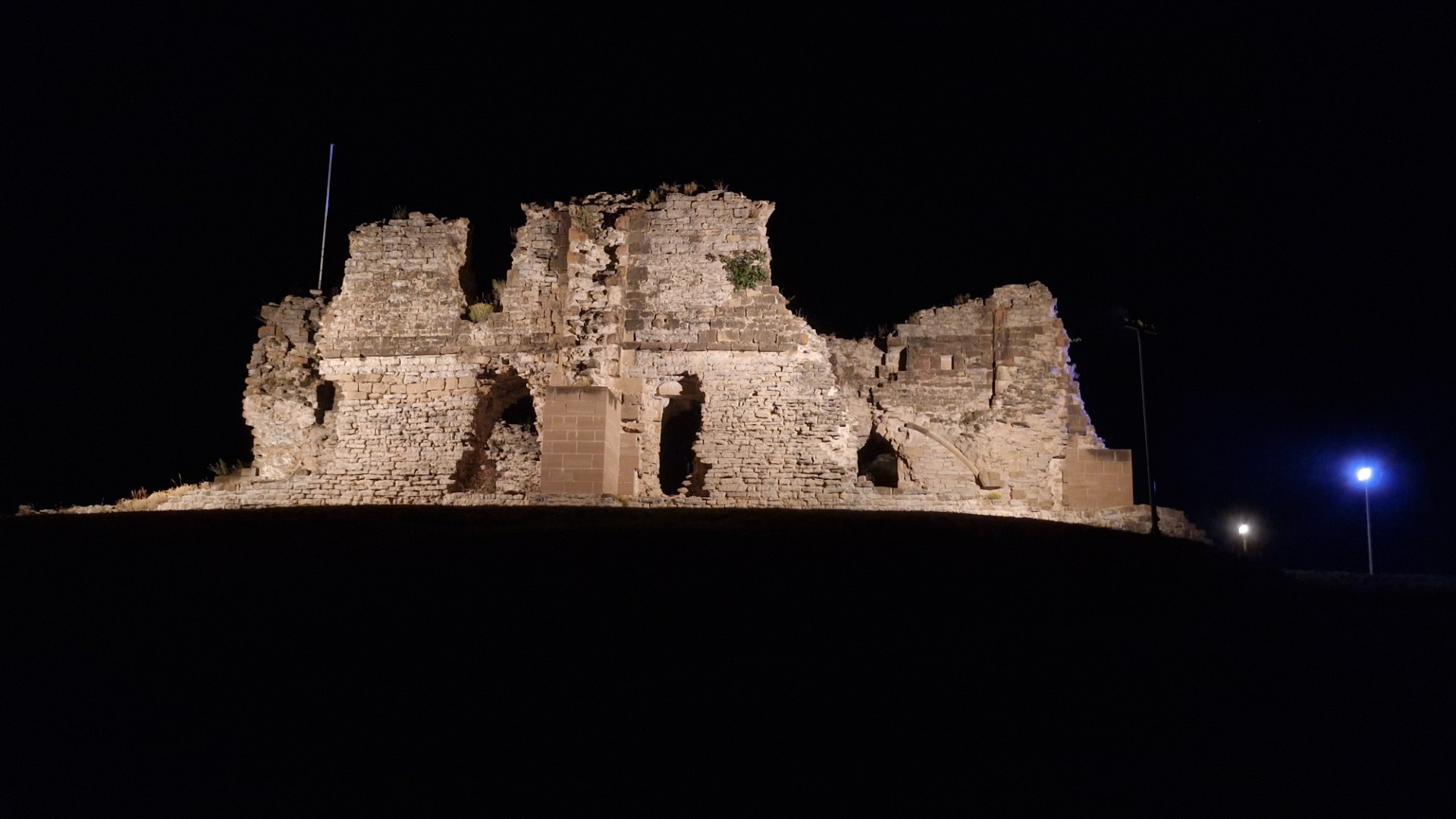 EL PRIMER CAMPO ARQUEOLÓGICO DE LA UPNA ARRANCA EXCAVANDO EN EL CASTILLO DE TIEBAS